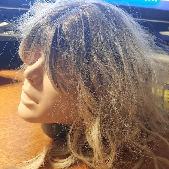 NEW ! Women Long Wig 18\